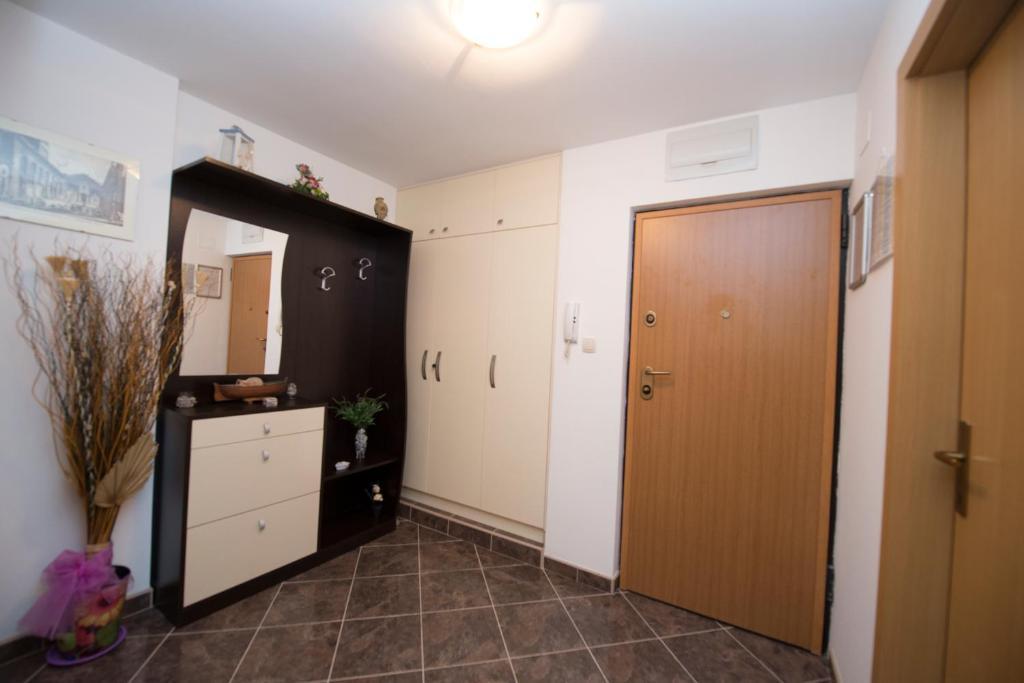 Apartment Stanic - "Home Away From Home" Split Quarto foto